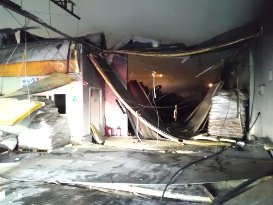 Tarsus'ta Fabrika Yangını