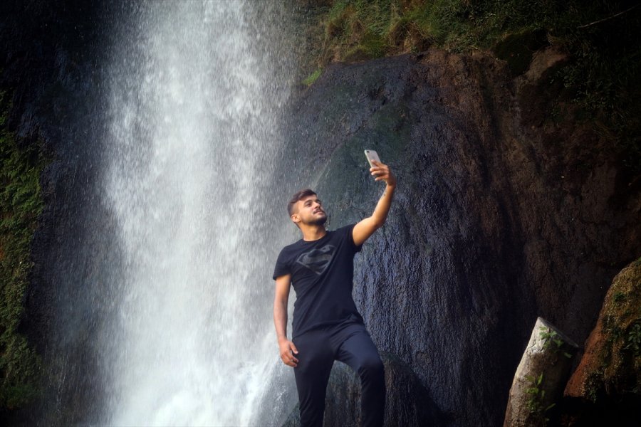 Toroslar'ın Cezbeden Güzelliği: Sunturas Şelalesi