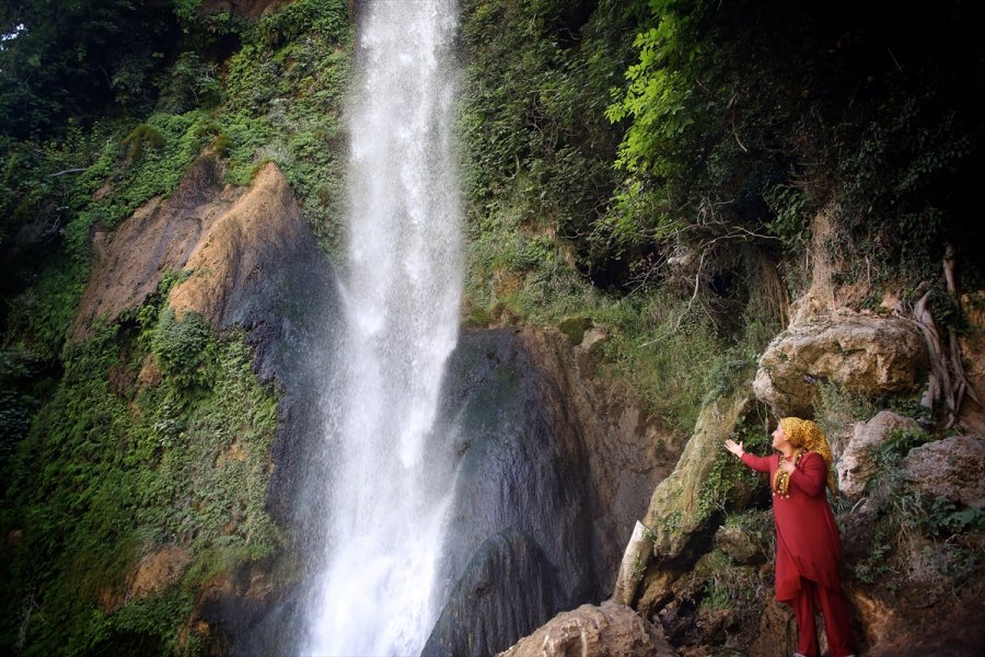 Toroslar'ın Cezbeden Güzelliği: Sunturas Şelalesi