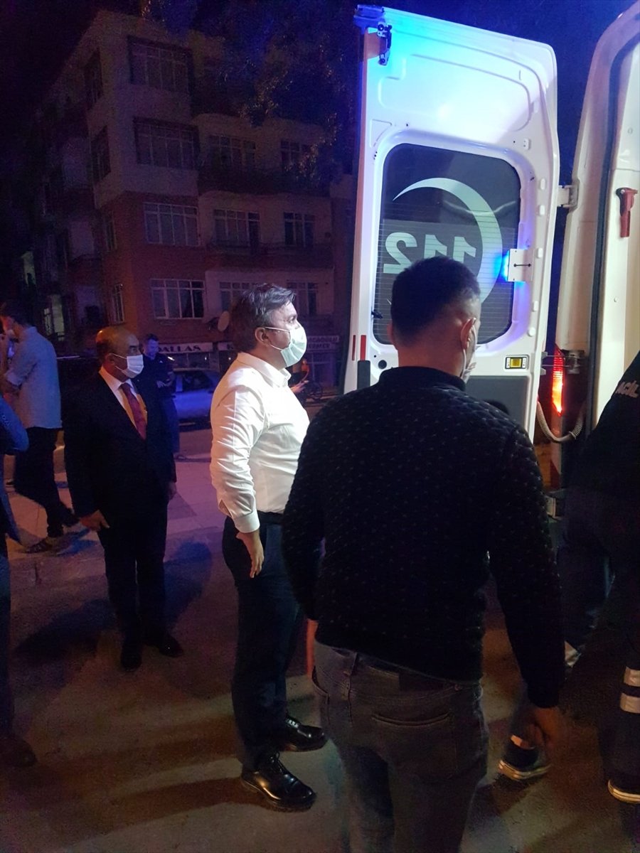 Yaralı Sürücüye İlk Müdehaleyi Vali Hamza Aydoğdu Yaptı