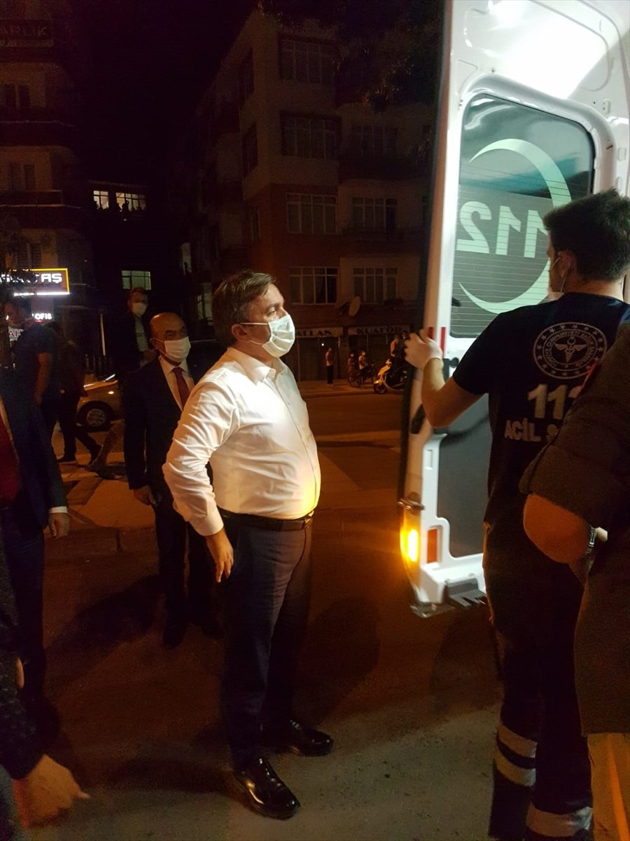 Yaralı Sürücüye İlk Müdehaleyi Vali Hamza Aydoğdu Yaptı
