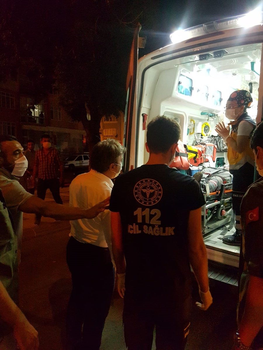 Yaralı Sürücüye İlk Müdehaleyi Vali Hamza Aydoğdu Yaptı