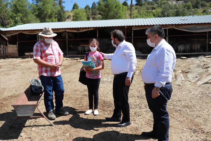 Akseki Belediye Başkanı Özkan'dan Yörük Kızı Emine'ye Hediye