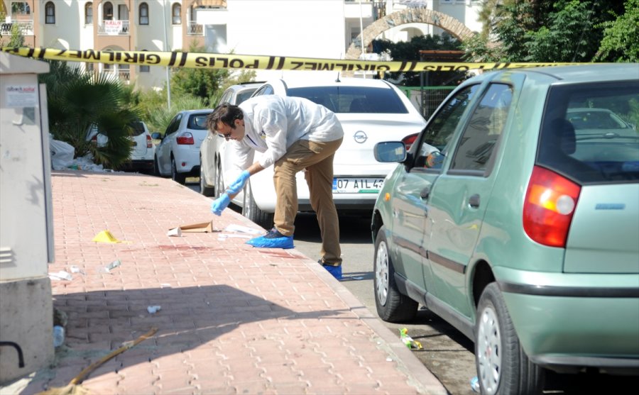 Antalya'da Silahlı Kavgada 2 Kişi Yaralandı