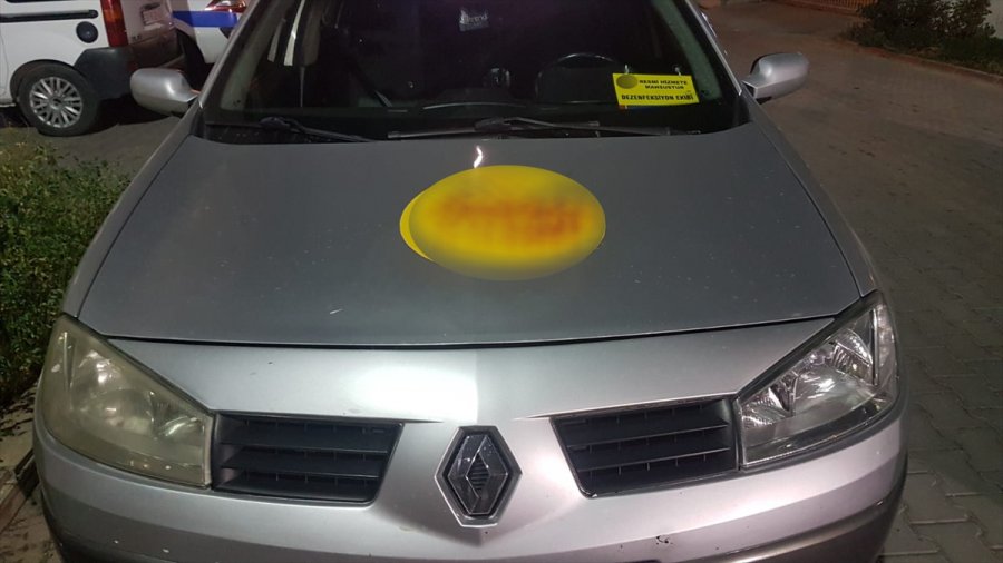 Resmi Kargo Aracı Görünümü Verilmiş Otomobilde Kaçak İçki Ele Geçirildi