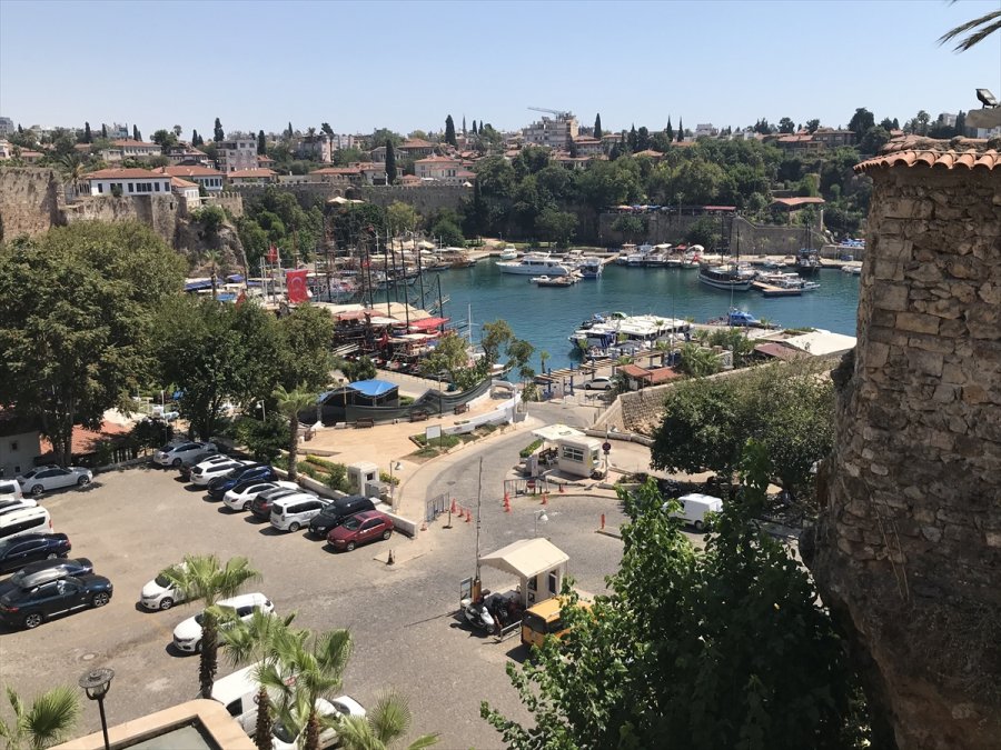 Antalya, 8 Ayda 1 Milyon 558 Bin Turistin Adresi Oldu