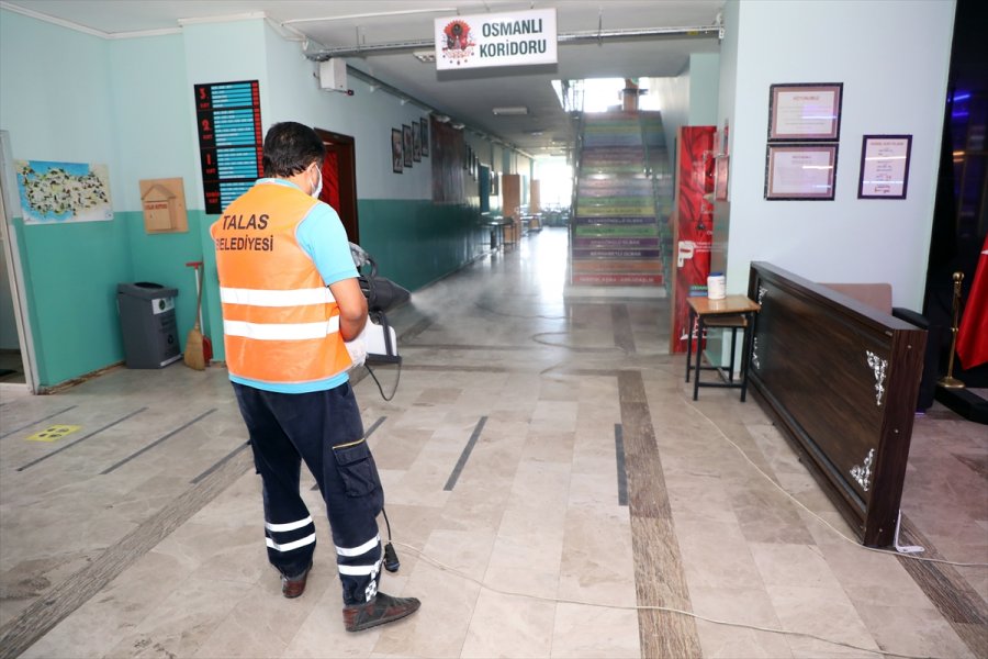 Talas Belediyesi'nin Kovid-19 İle Mücadelede Dezenfeksiyon Çalışmaları