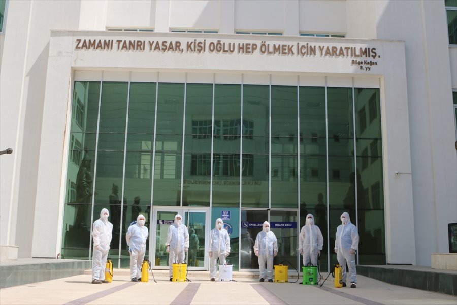 Antalya'da Okullar Sınav Öncesi Dezenfekte Edildi