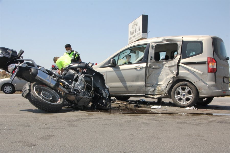 Antalya'da Şüpheli Aracın Çarptığı Yunus Ekibindeki 2 Polis Yaralandı