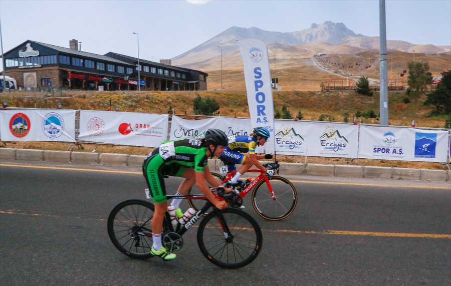 Erciyes Uluslararası Yol Ve Dağ Bisikleti Yarışları Başladı