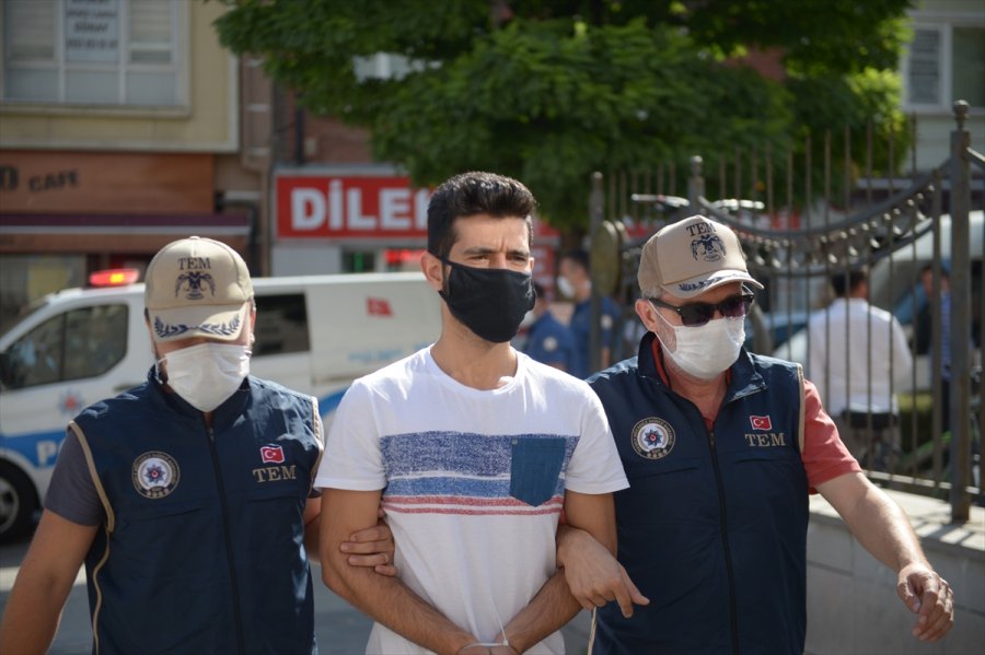 Eskişehir'de Fetö'nün Askeri Yapılanmasına Operasyon: 6 Gözaltı