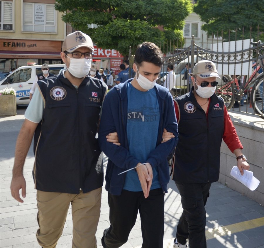 Eskişehir'de Fetö'nün Askeri Yapılanmasına Operasyon: 6 Gözaltı