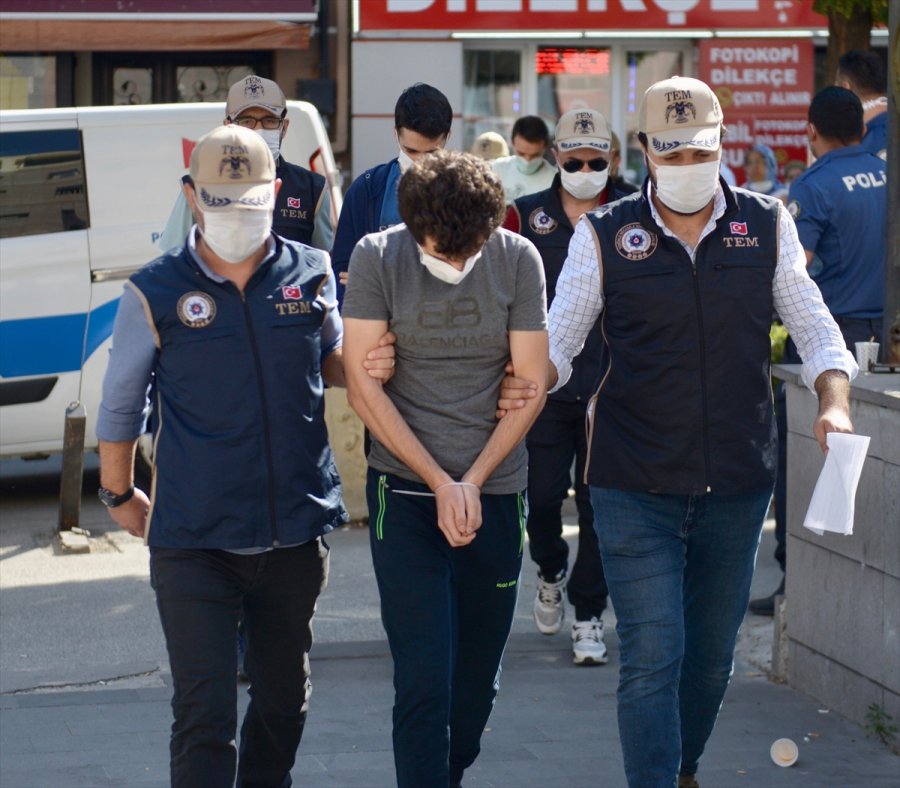 Eskişehir'de Fetö'nün Askeri Yapılanmasına Operasyon: 6 Gözaltı