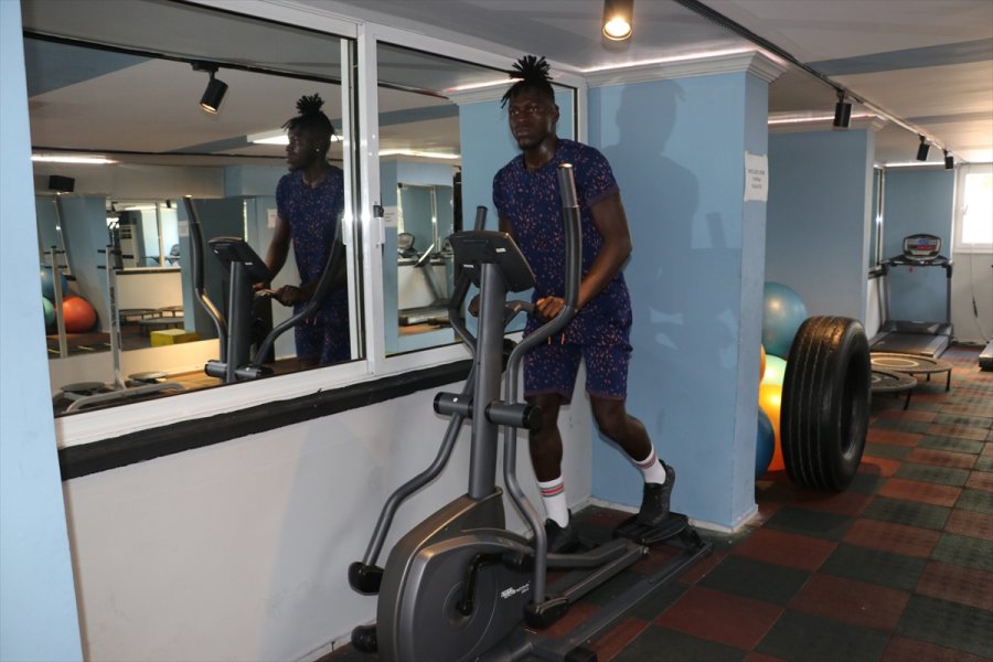 Gambiyalı Amatör Futbolcu