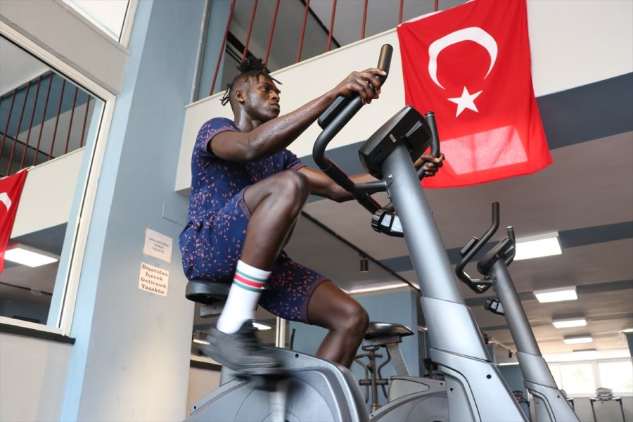 Gambiyalı Amatör Futbolcu