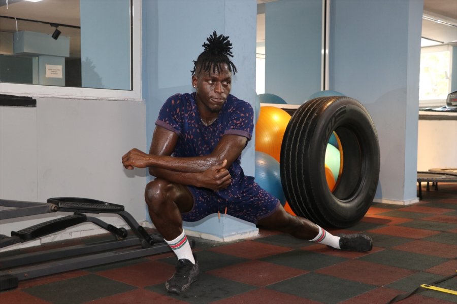 Gambiyalı Amatör Futbolcu