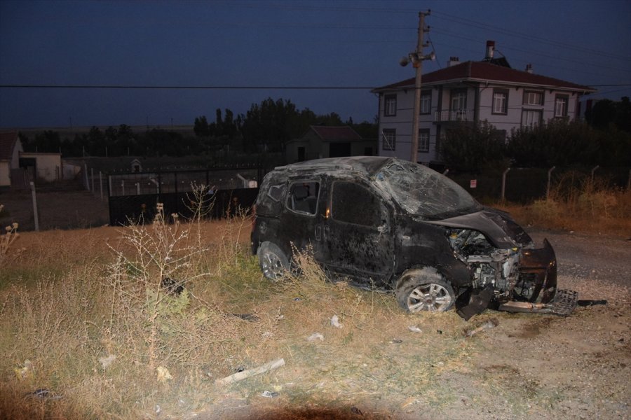 Konya'da Takla Atan Hafif Ticari Aracın Sürücüsü Ağır Yaralandı