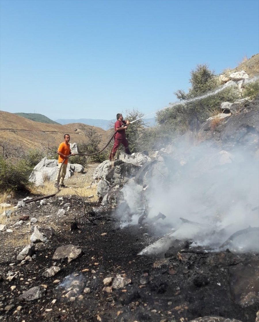 Antalya'da Makilik Alanda Çıkan Yangın Söndürüldü