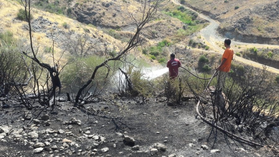 Antalya'da Makilik Alanda Çıkan Yangın Söndürüldü