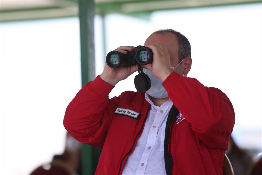 Sanayi Ve Teknoloji Bakanı Varank, Teknofest Roket Yarışlarını İzledi