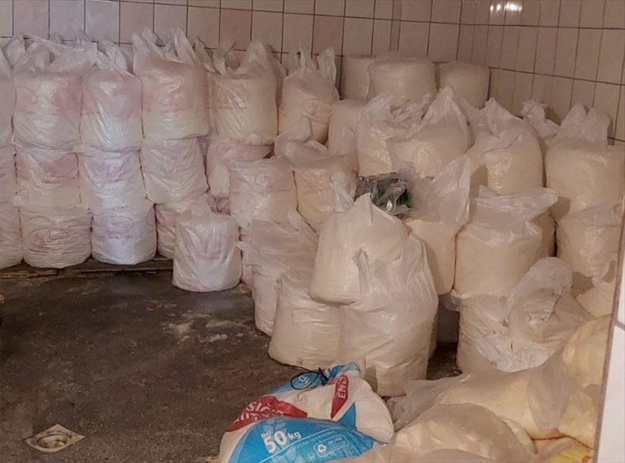 Kayseri'de Sağlıksız 1,5 Ton Süt Ürünü İmha Edildi