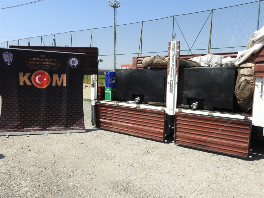 Eskişehir'de Bir Tankerde 31 Bin 446 Litre Kaçak Akaryakıt Ele Geçirildi