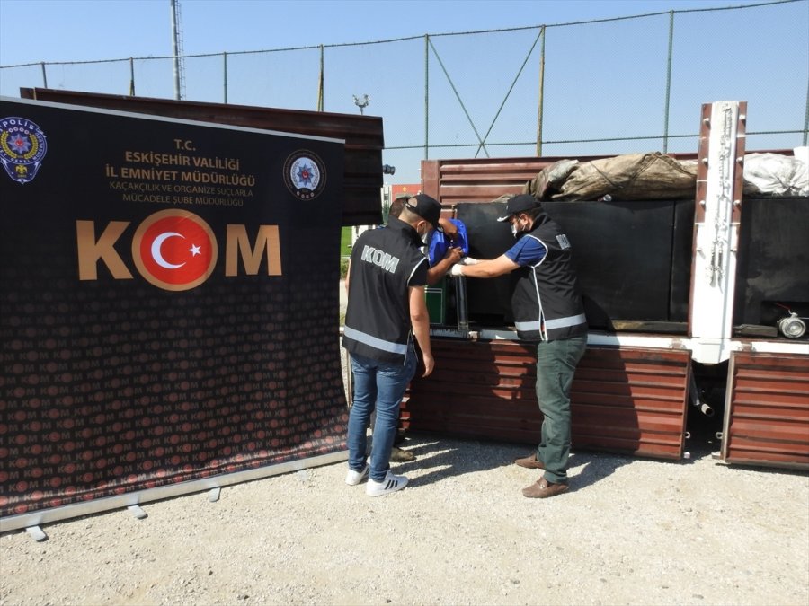 Eskişehir'de Bir Tankerde 31 Bin 446 Litre Kaçak Akaryakıt Ele Geçirildi