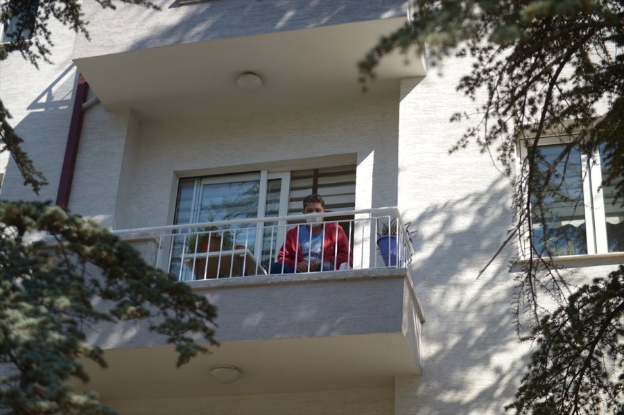 Eskişehir'de Bir Site Karantinaya Alındı