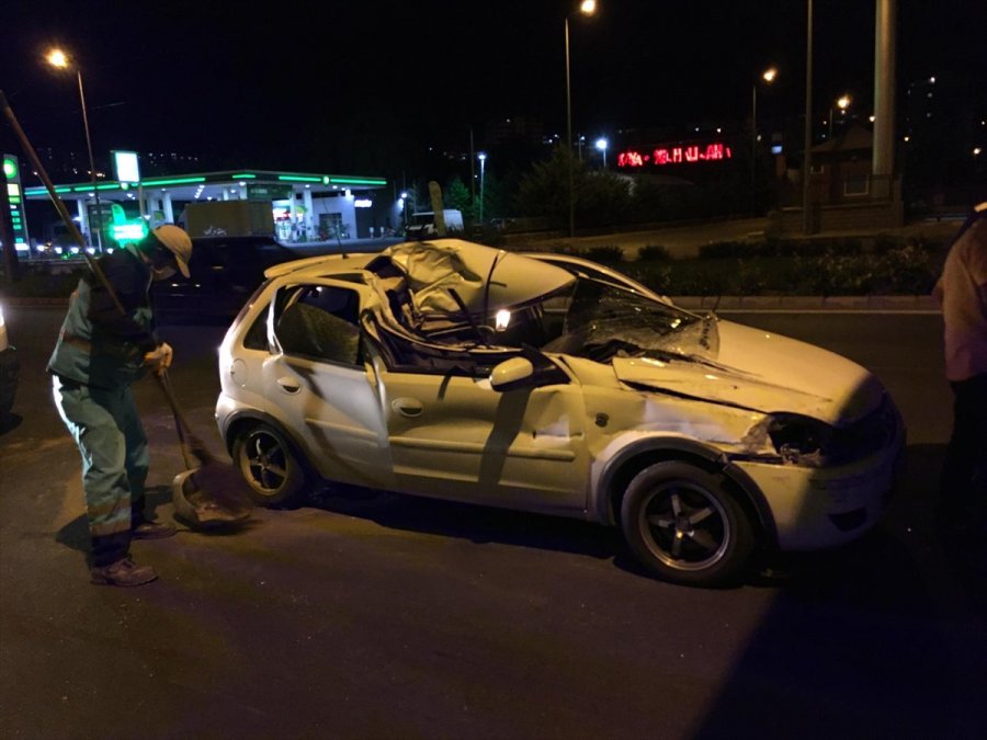 Kayseri'de Tıra Arkadan Çarpan Otomobildeki 2 Kişi Yaralandı