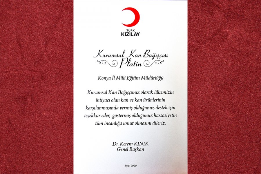 Konya İnsan Mektebi Kapsamındaki Rekor Kan Bağışına, İlk Ödül Türk Kızılay Genel Merkezinden