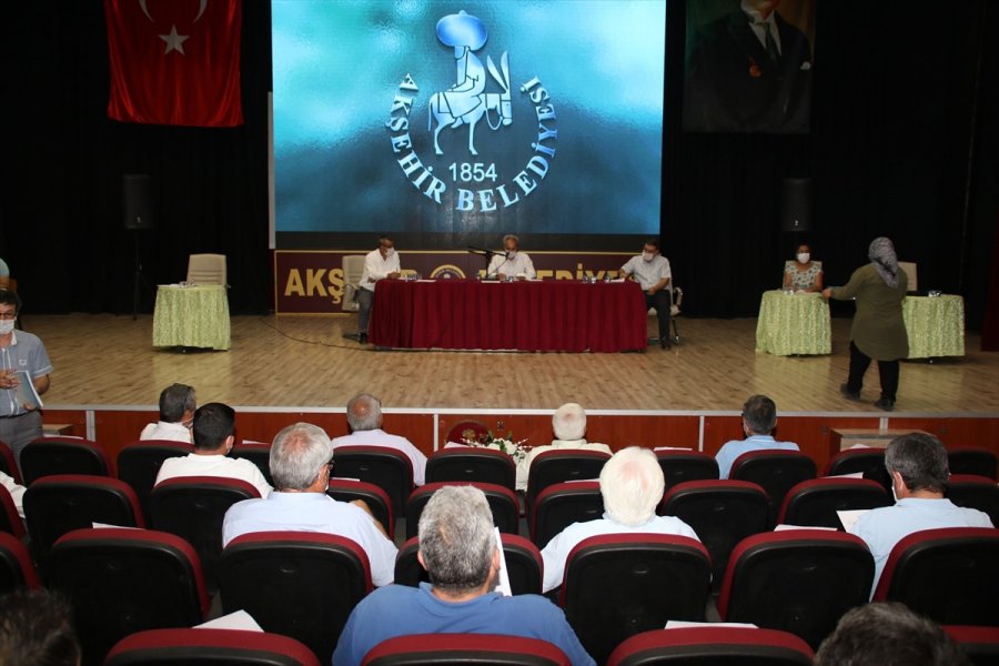 Akşehir Belediyesinden Başarılı Öğrencilere Bilgisayar Hediyesi
