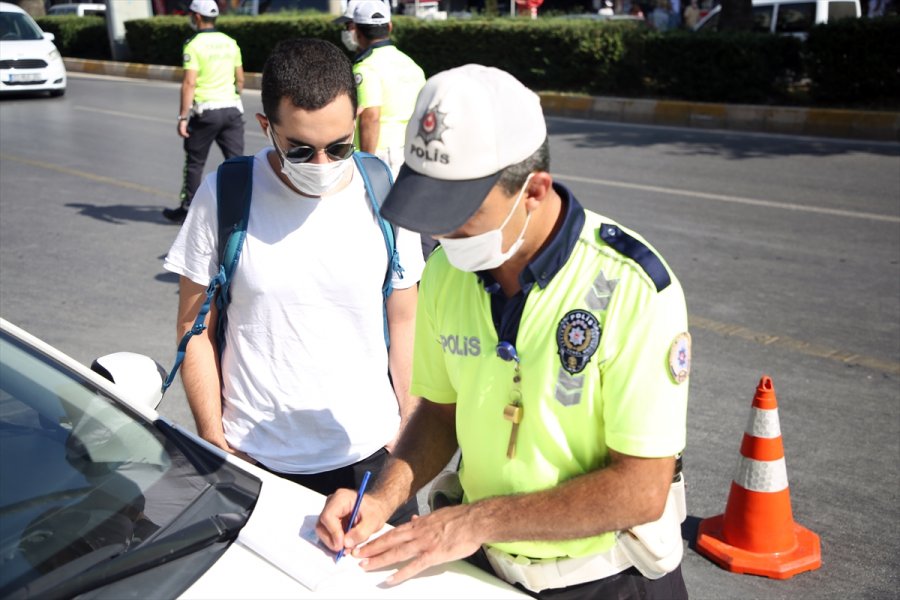 Mersin'de Trafik Cezası Alan Kadından 