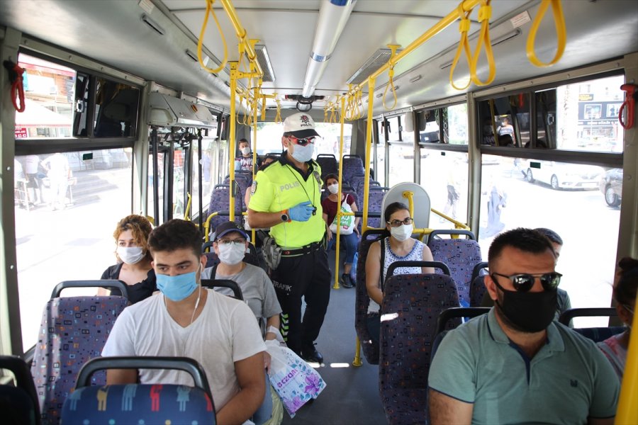 Mersin'de Trafik Cezası Alan Kadından 