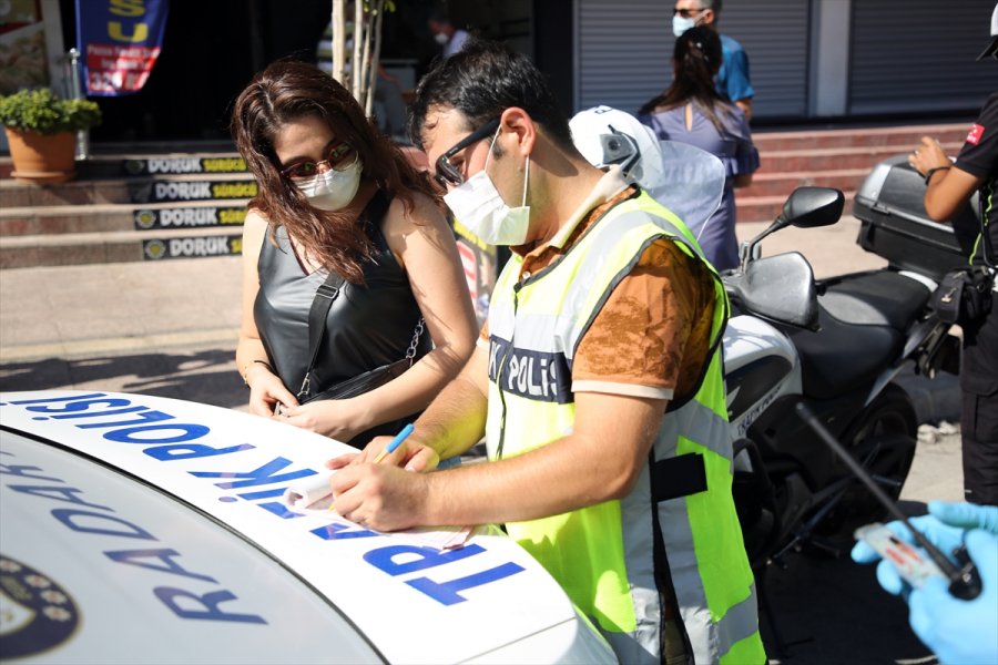 Mersin'de Trafik Cezası Alan Kadından 