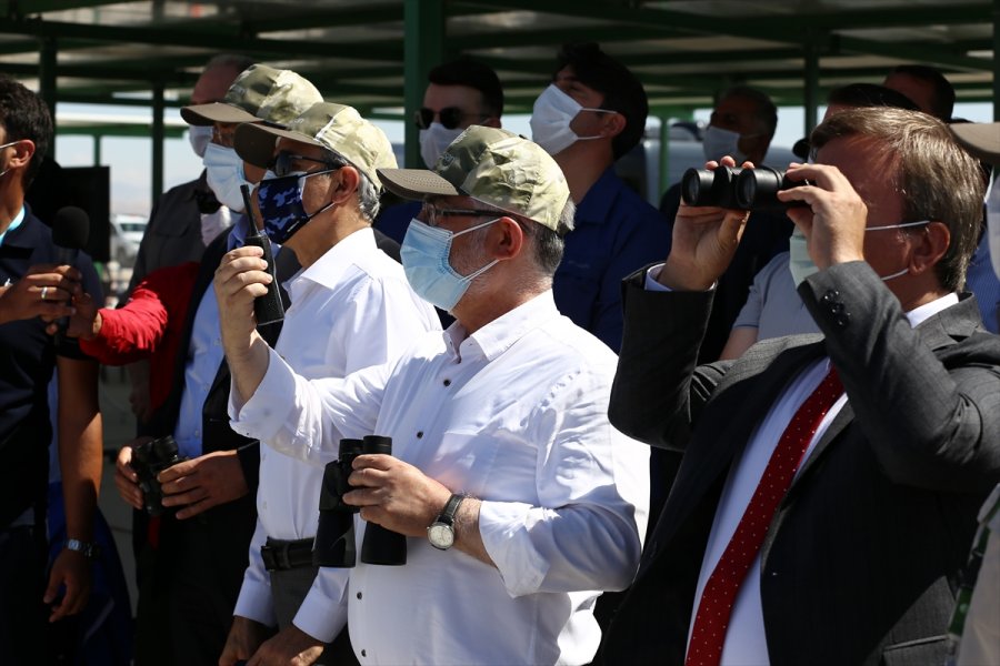 Savunma Sanayii Başkanı Demir, Roket Yarışlarında Yüksek İrtifa Atışlarını İzledi