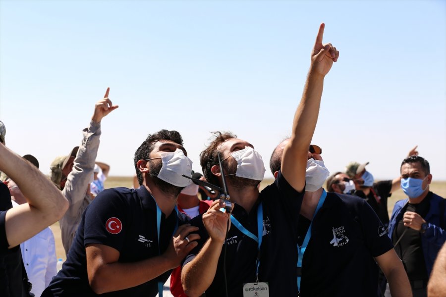 Savunma Sanayii Başkanı Demir, Roket Yarışlarında Yüksek İrtifa Atışlarını İzledi