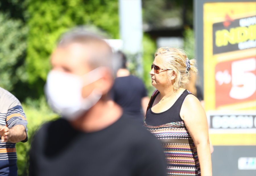 Zorunlu Hale Getirilmesine Rağmen Bazı Vatandaşların Maske Takmaması Kameralara Yansıdı