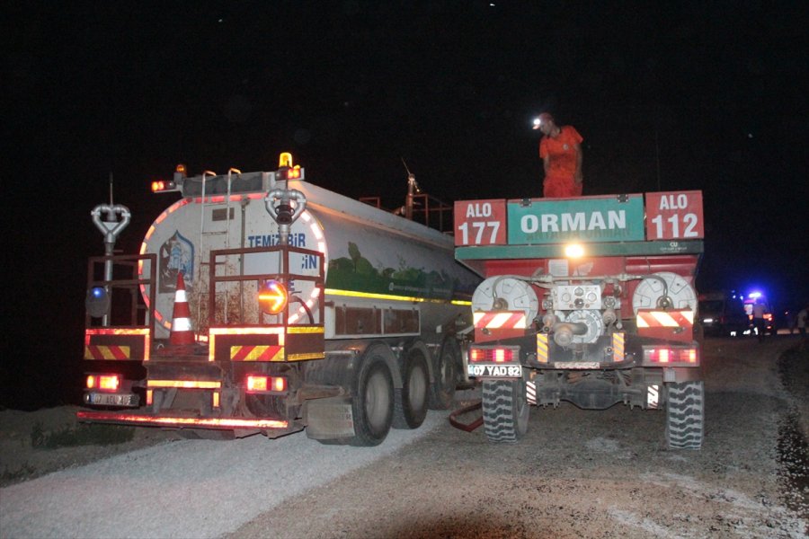 Antalya'da Otluk Alanda Çıkan Yangın Kontrol Altına Alındı