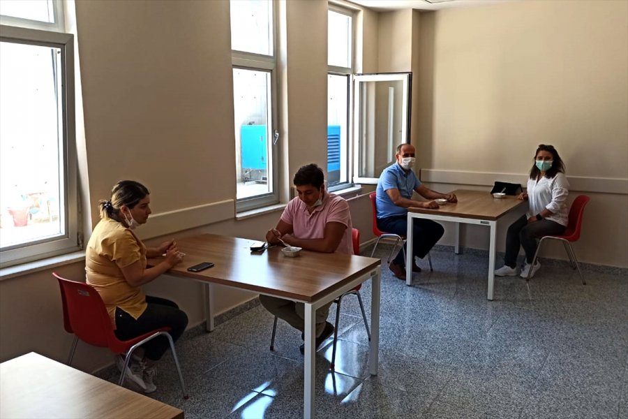 Karaman'da Sağlık Çalışanlarına Aşure İkram Edildi