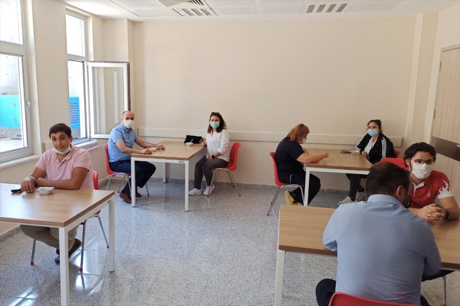 Karaman'da Sağlık Çalışanlarına Aşure İkram Edildi