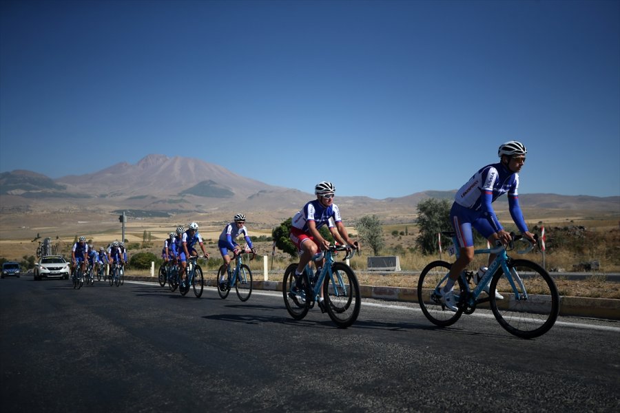 Yabancı Bisikletçiler Erciyes Dağı'na Hayran Kaldı