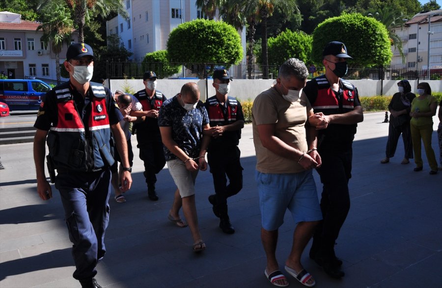 Antalya'da Atm'lere Kart Kopyalama Aparatı Yerleştiren 4 Şüpheli Yakalandı