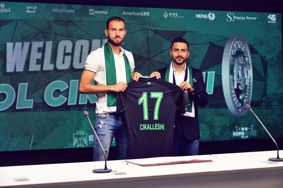 Konyaspor, Arnavut Forvet Sokol Cikalleshi'yi Transfer Etti