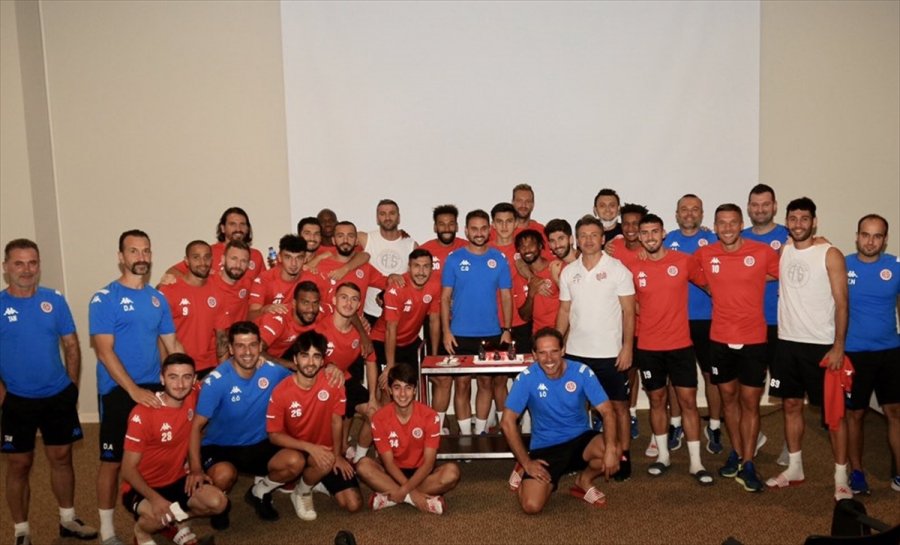 Antalyaspor, Açılış Maçlarında Ev Sahibi Olma Avantajını İyi Kullanıyor