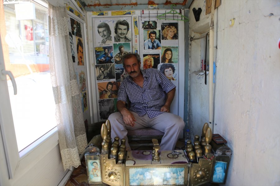 Mersin'de Ayakkabı Boyacısı Celal Ustanın