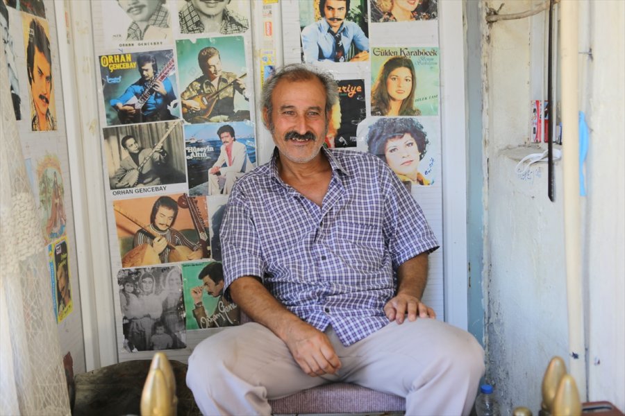 Mersin'de Ayakkabı Boyacısı Celal Ustanın