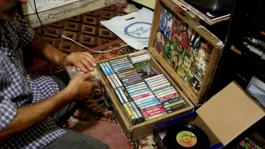 Mersin'de Ayakkabı Boyacısı Celal Ustanın