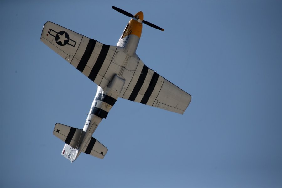 Yerli Ve Yabancı Akrobasi Pilotları Eskişehir'de Gösteri Uçuşu Yaptı