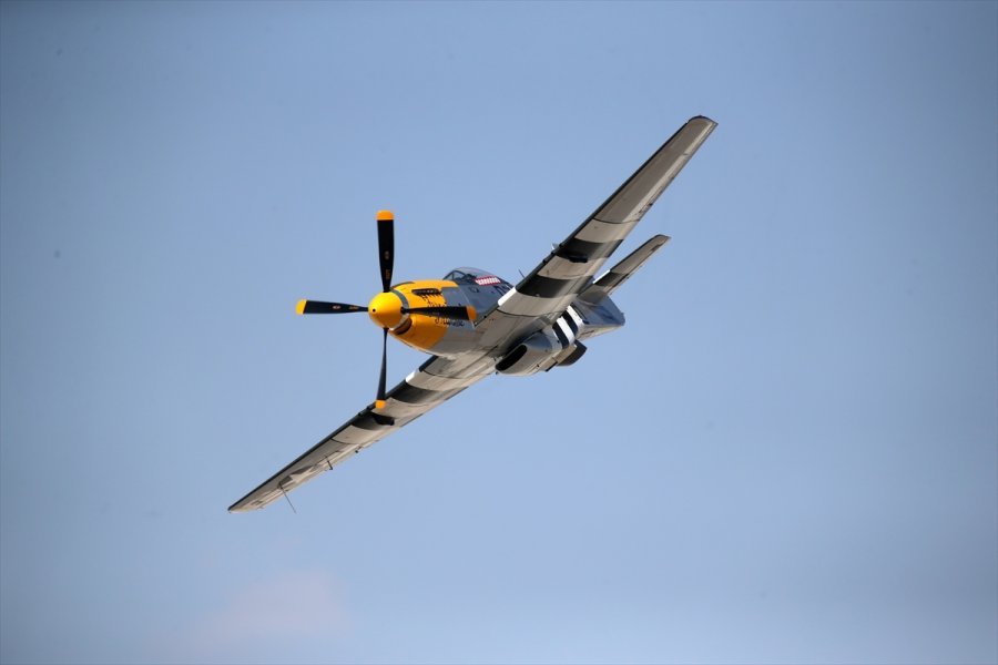 Yerli Ve Yabancı Akrobasi Pilotları Eskişehir'de Gösteri Uçuşu Yaptı