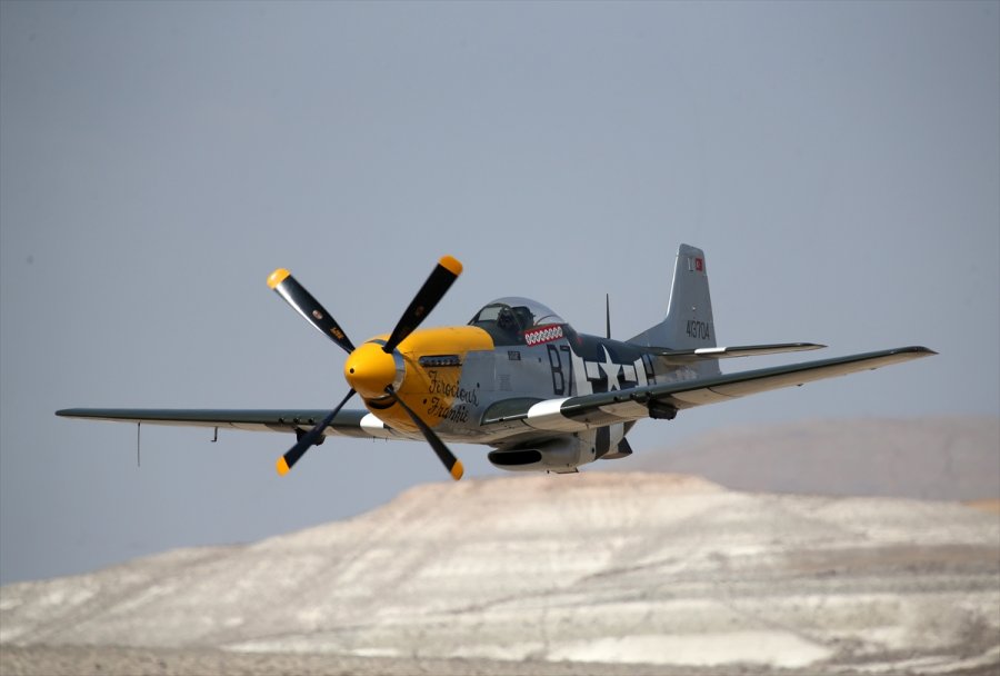 Yerli Ve Yabancı Akrobasi Pilotları Eskişehir'de Gösteri Uçuşu Yaptı